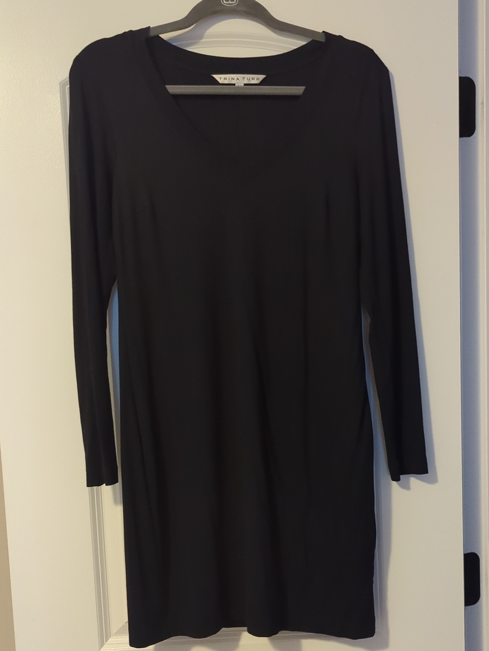 Trina Turk Black Long Sleeve V-Neck Shift Dress